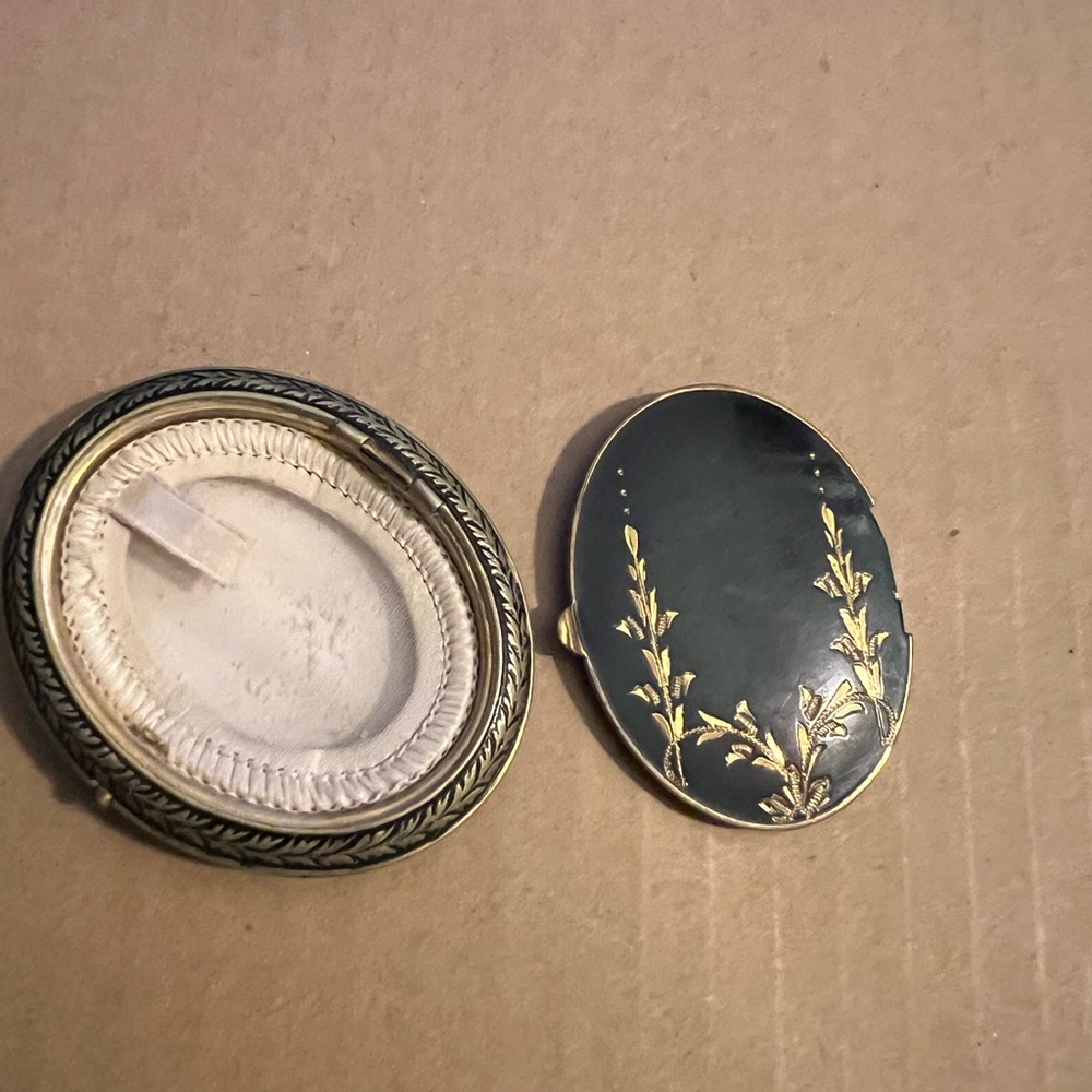 Vintage Compact - Picture 4 of 4